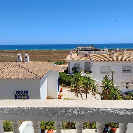 The Swallow'S Rest Beach House - Meia Praia Лагос Екстериор снимка