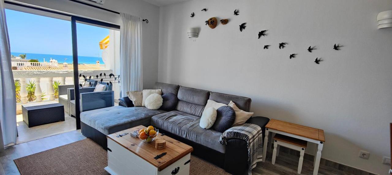 The Swallow'S Rest Beach House - Meia Praia Лагос Екстериор снимка