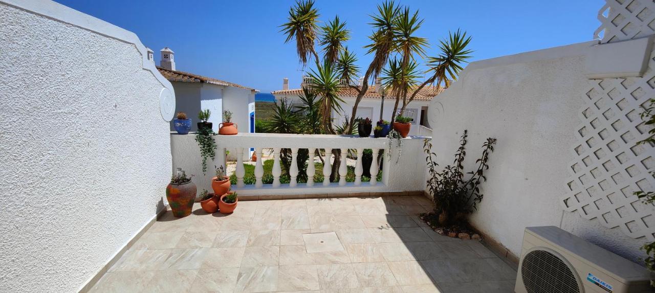 The Swallow'S Rest Beach House - Meia Praia Лагос Екстериор снимка
